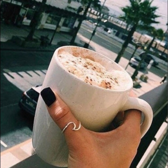 💕ONLY 1 LEFT💕 Wave ring - Picture 5 of 7